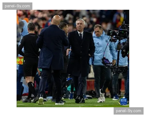 维尼修斯独家专访：谈论在伯纳乌应对压力和欧冠目标